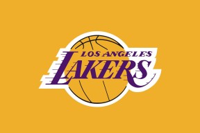 开云中国大陆-达米恩·麦肯齐：凭借速度和精准的传球，成为全黑队攻防转换的引擎