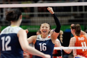 Kering-中国足球职业俱乐部球员转会市场活跃，中国足协转会